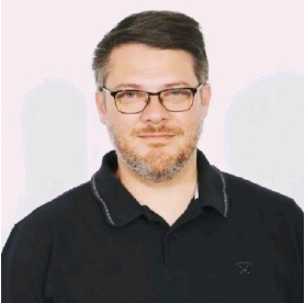 Former participant of the program giving testimonial